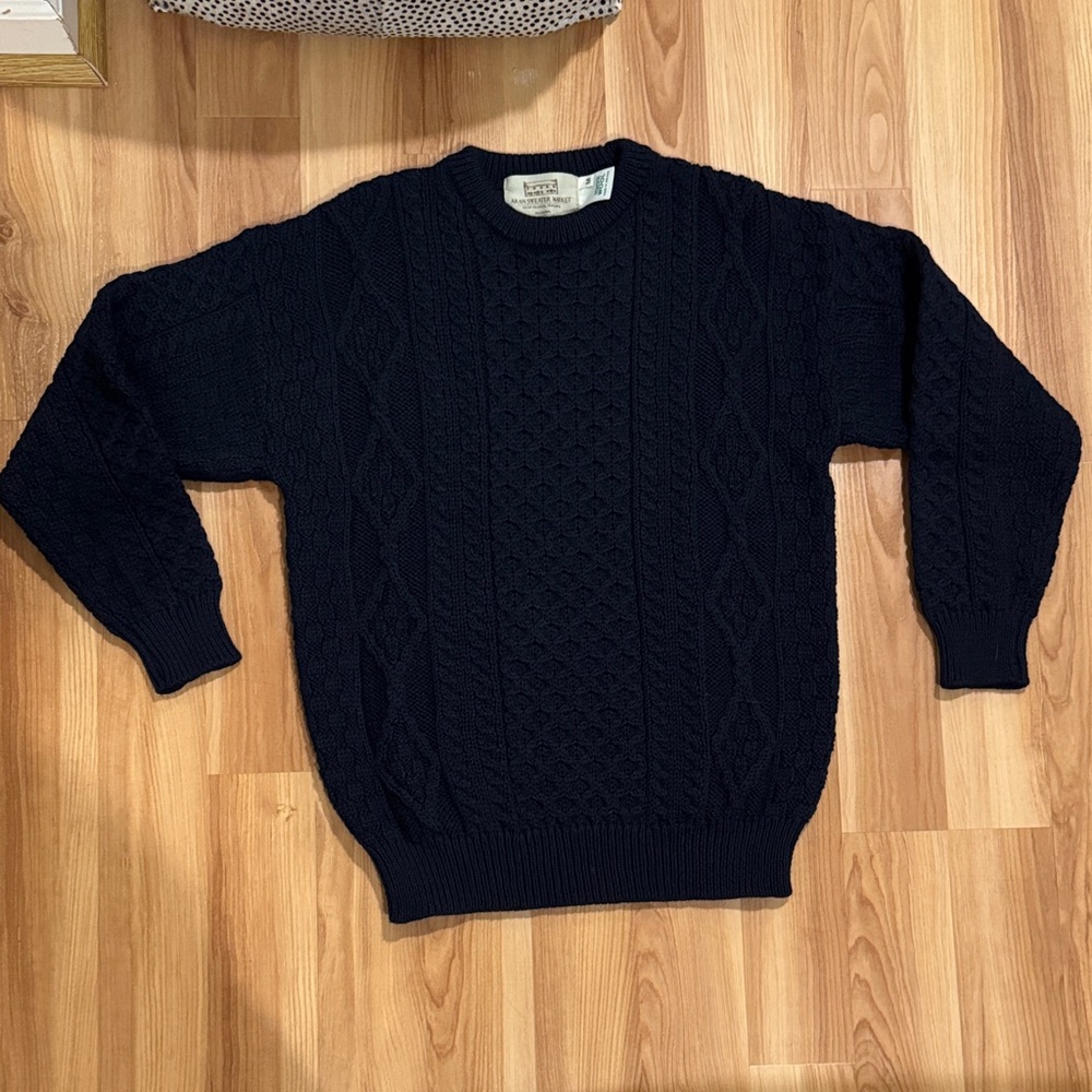 Men's Dark Blue Cable Knit Crewneck Sweater made of 100% Irish wool